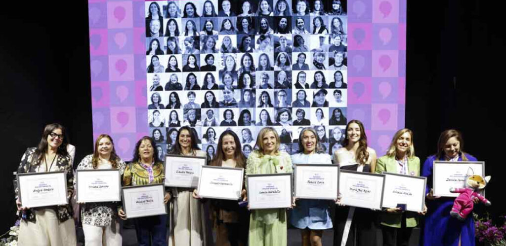 Diez emprendedoras sociales recibieron el Premio Mujer Impacta 2025